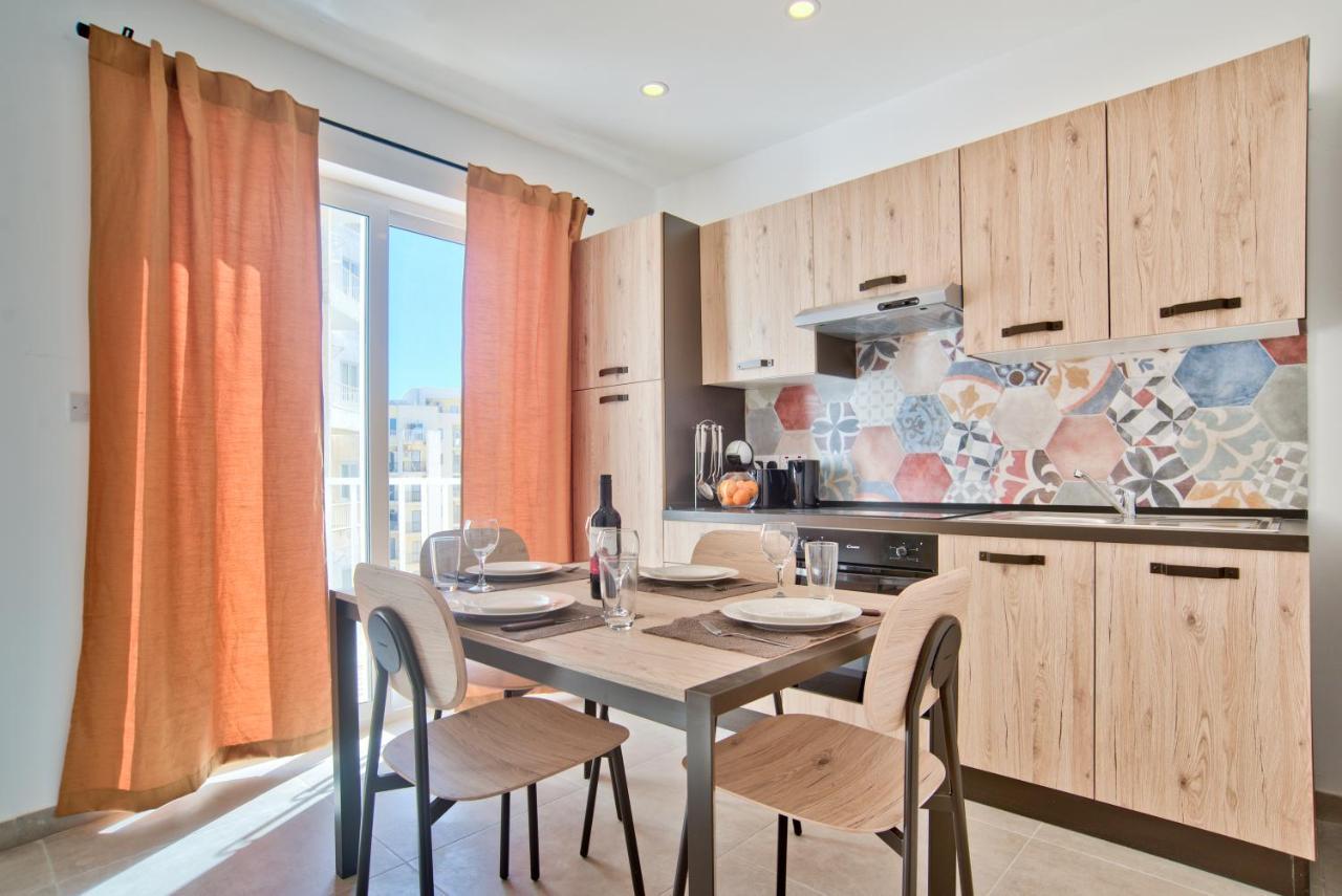 Sliema 2-Bedroom Central Apartments And Penthouse With Jacuzzi Exterior photo