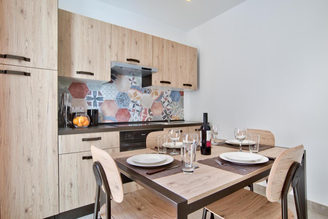 Sliema 2-Bedroom Central Apartments And Penthouse With Jacuzzi Exterior photo