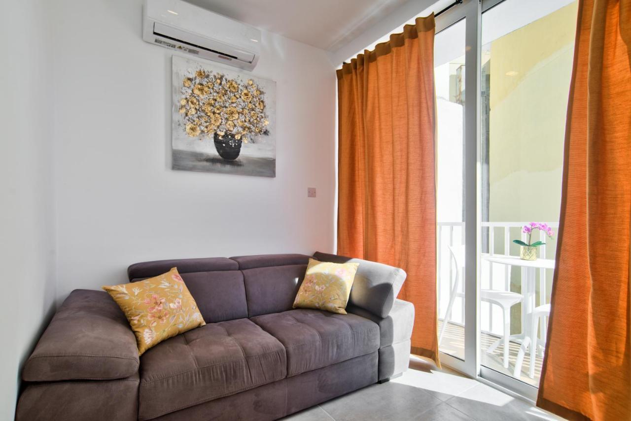 Sliema 2-Bedroom Central Apartments And Penthouse With Jacuzzi Exterior photo